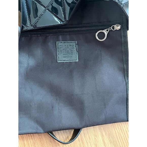 Pleats Please Issey Miyake Black Triangle Panel Tote Bag - Picture 4 of 11